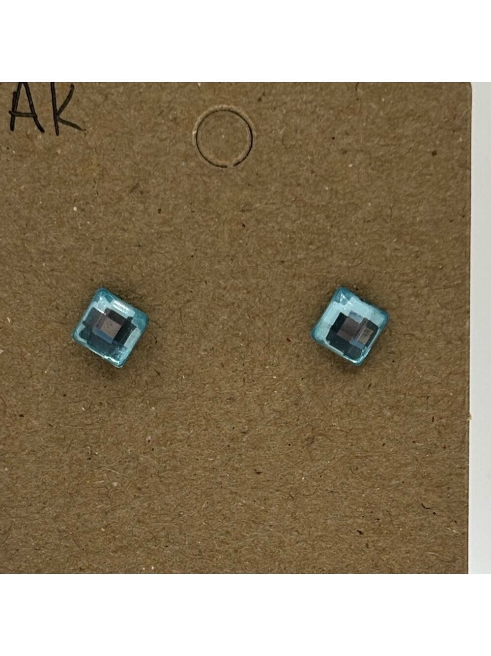 ✨5/$25✨ Elegant Blue Stud Earrings